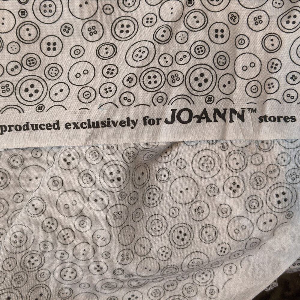 NEW Fabric Black Buttons on White Yardage 42" x 32" - Picture 3 of 3